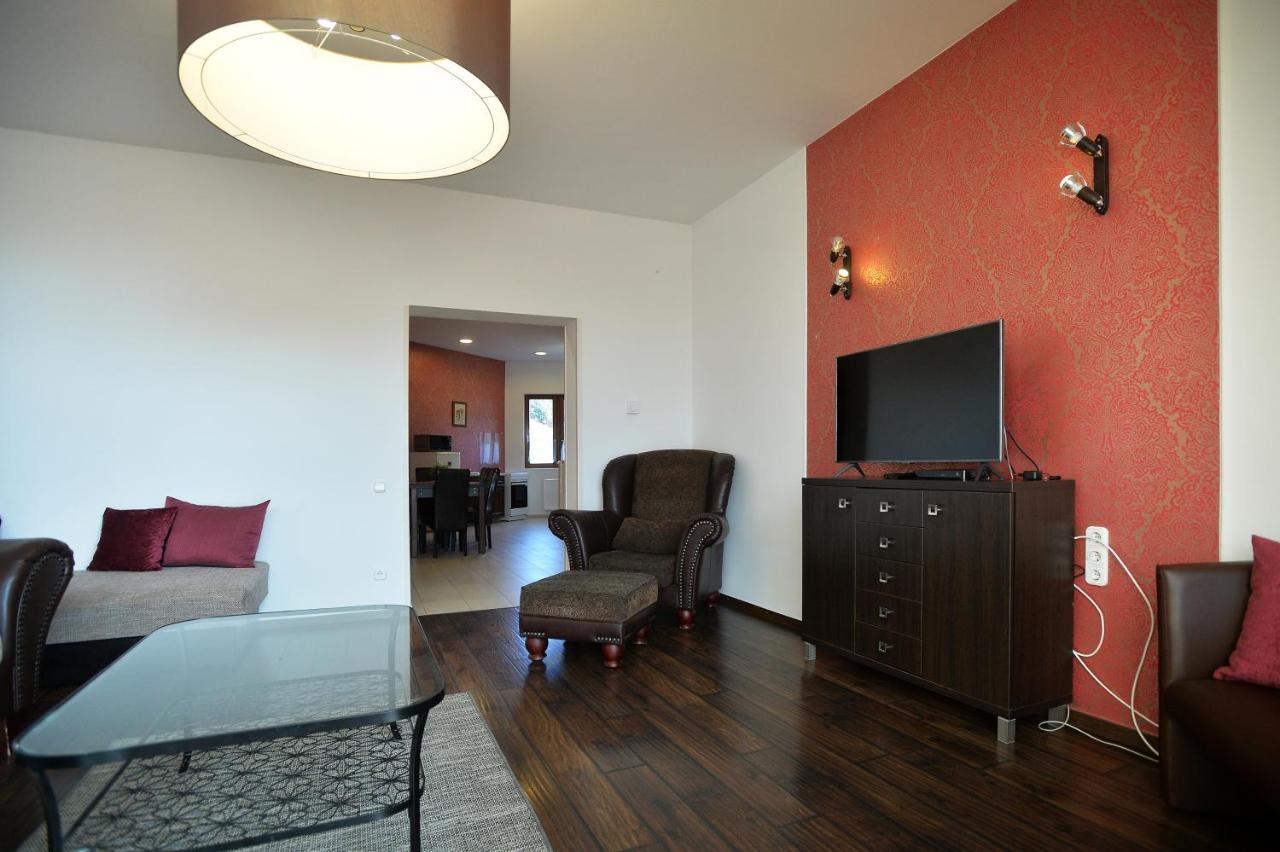 Corner Apartman Eger Exterior photo