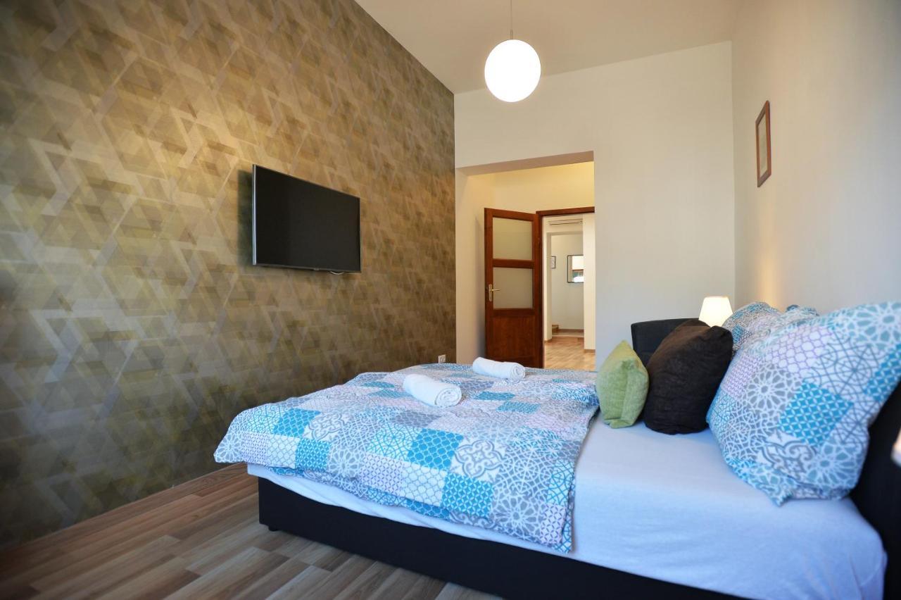 Corner Apartman Eger Exterior photo